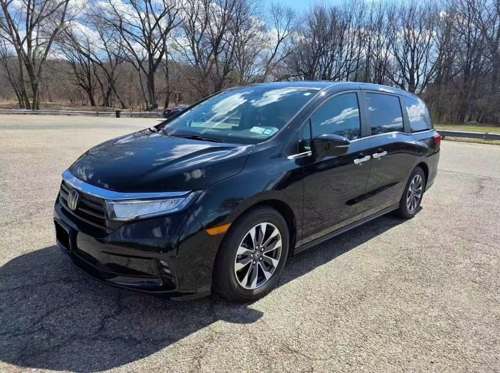 🔹 Honda Odyssey Minivan Service — Spacious, Comfortable & Reliable